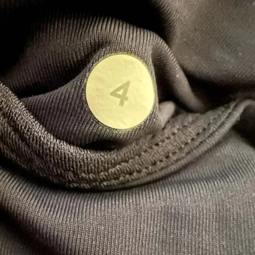 Lululemon Athletica cropped leggings size 4
